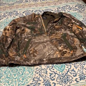 Realtree pullover medium 38/40